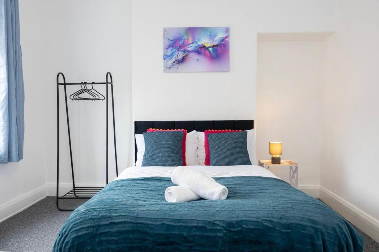 Bright & Modern 3 Bedroom Old Trafford Home Manchester Exterior photo